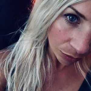 Meet your Posher, Desiree